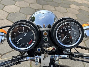 Triumph T 140D Bonneville Special